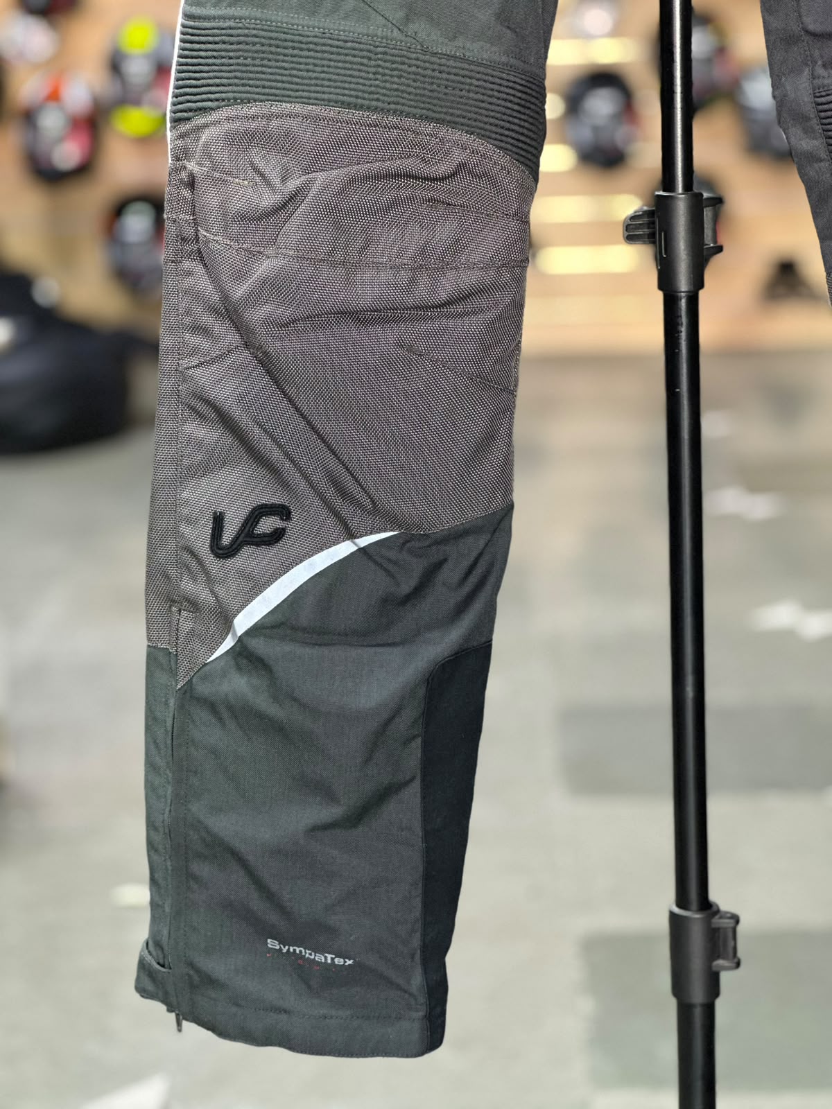 VANUCCI TOURING RIDING PANT WITH LEVEL 2 PROTECTION SIZE 34 WAIST - Image 5