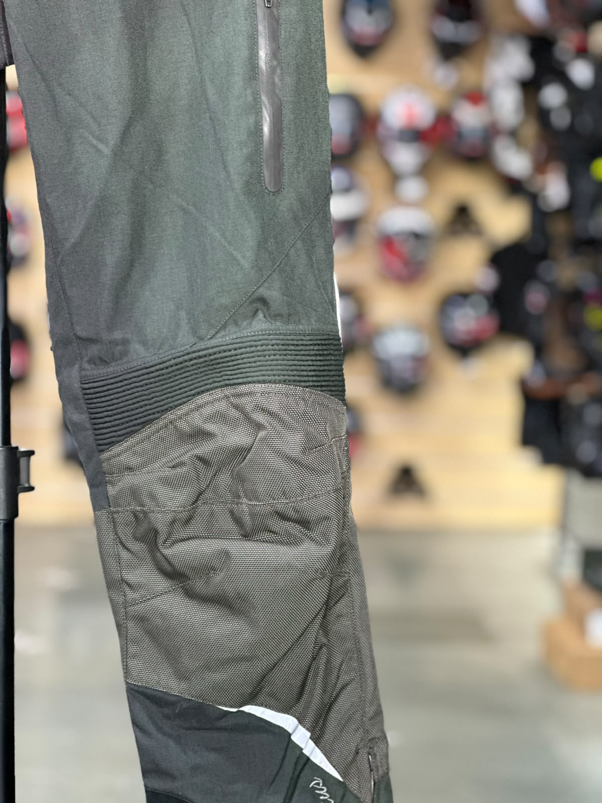 VANUCCI TOURING RIDING PANT WITH LEVEL 2 PROTECTION SIZE 34 WAIST - Image 4