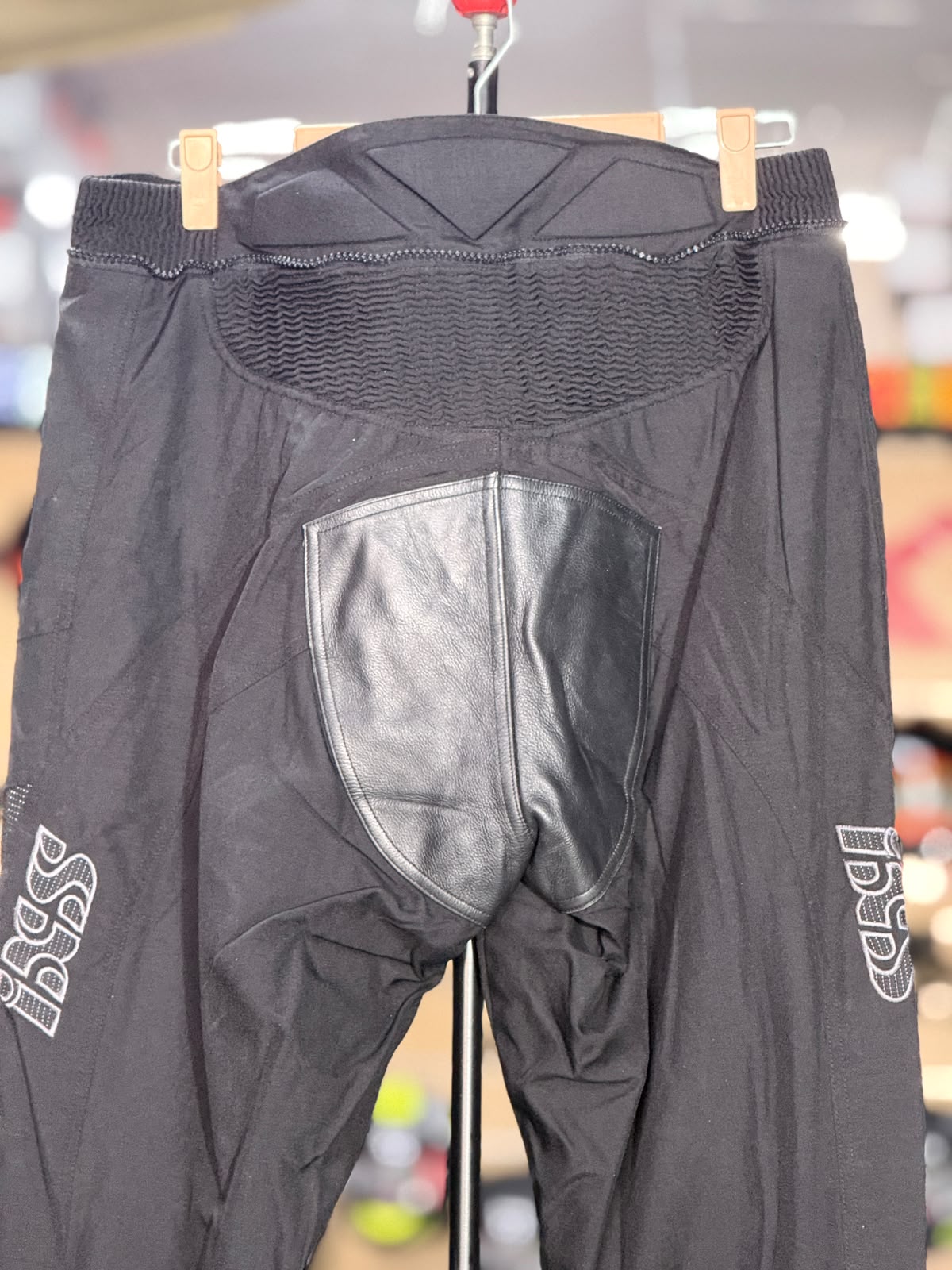 IXS TOURING RIDING PANT WITH LEVEL 2 PROTECTION SIZE 38 WAIST - Image 5