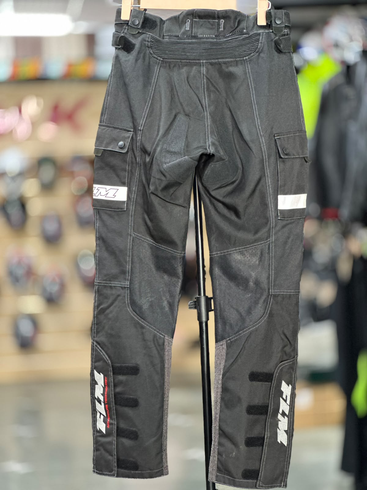 FLM TOURING RIDING PANT WITH LEVEL 2 PROTECTION SIZE 30 WAIST - Image 2
