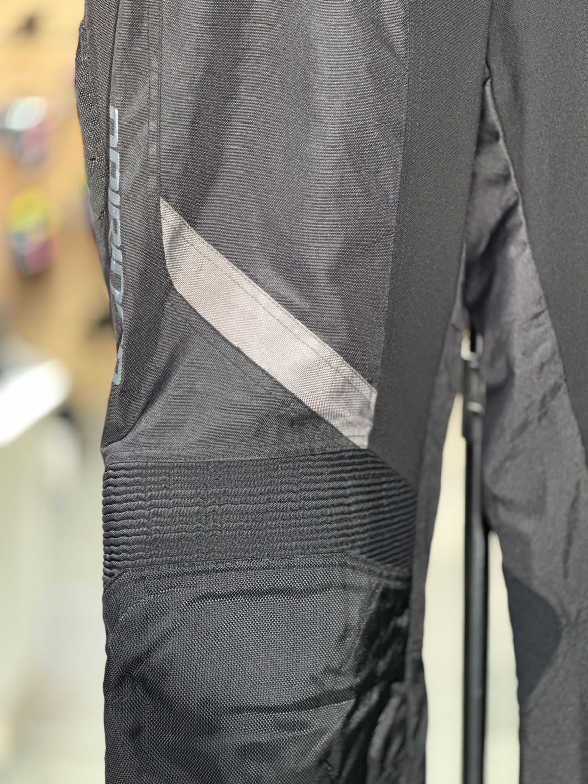 DRI-RIDER TOURING RIDING PANT WITH LEVEL 2 PROTECTION SIZE 36 WAIST - Image 4