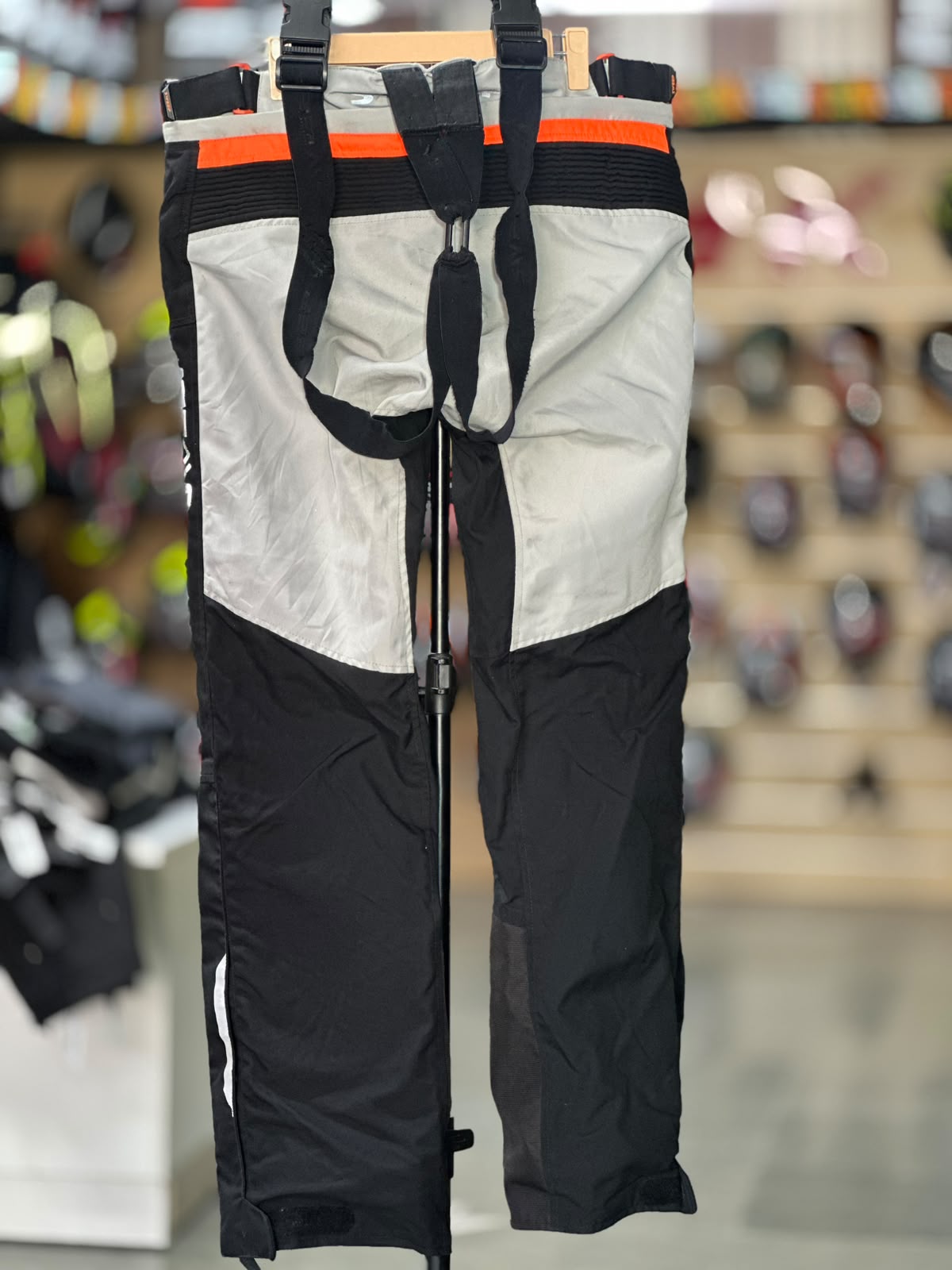 SWEEP TOURING RIDING PANT WITH LEVEL 2 PROTECTION SIZE 36 WAIST - Image 2