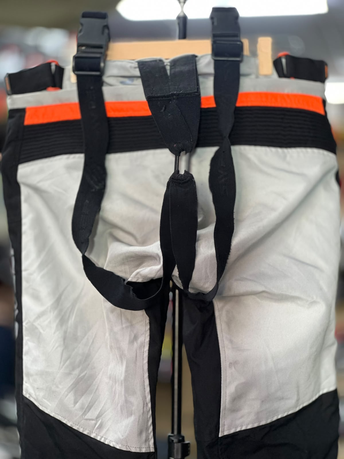 SWEEP TOURING RIDING PANT WITH LEVEL 2 PROTECTION SIZE 36 WAIST - Image 6