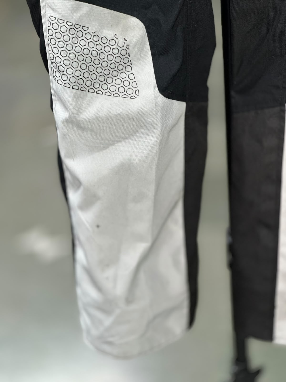 SWEEP TOURING RIDING PANT WITH LEVEL 2 PROTECTION SIZE 36 WAIST - Image 4