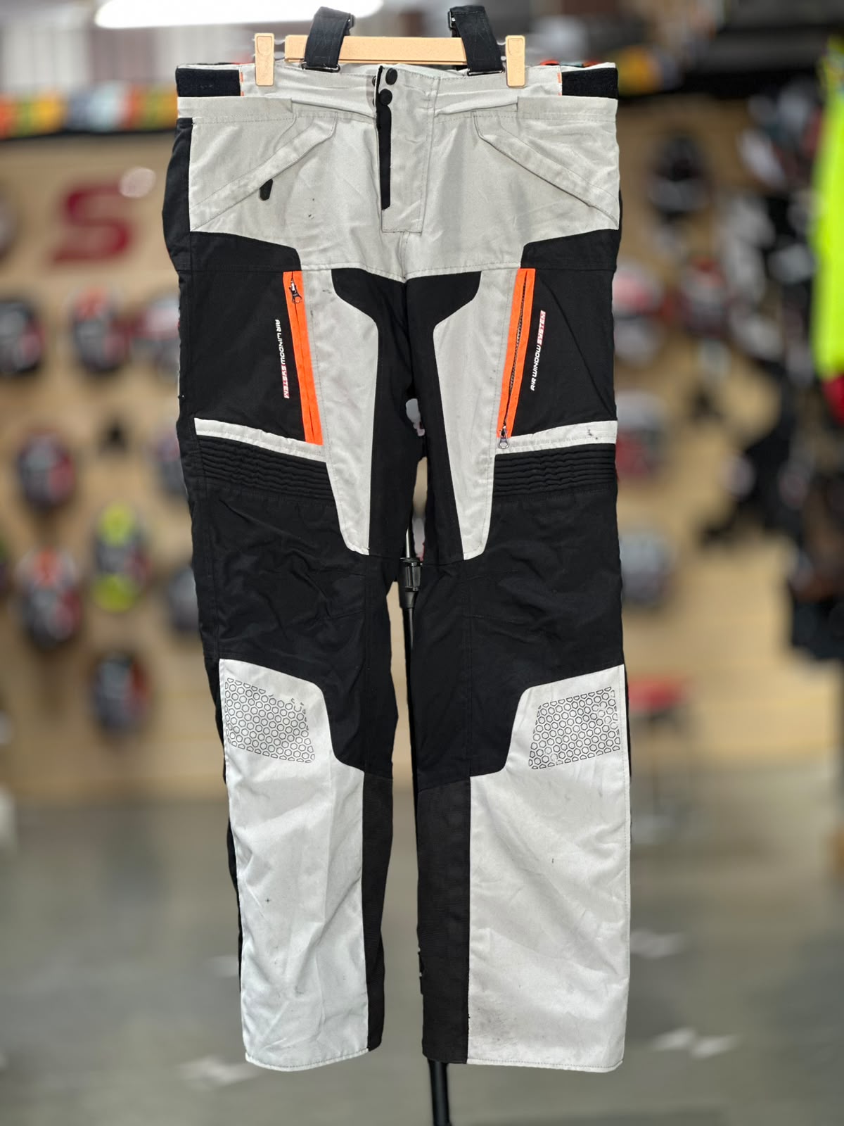 SWEEP TOURING RIDING PANT WITH LEVEL 2 PROTECTION SIZE 36 WAIST