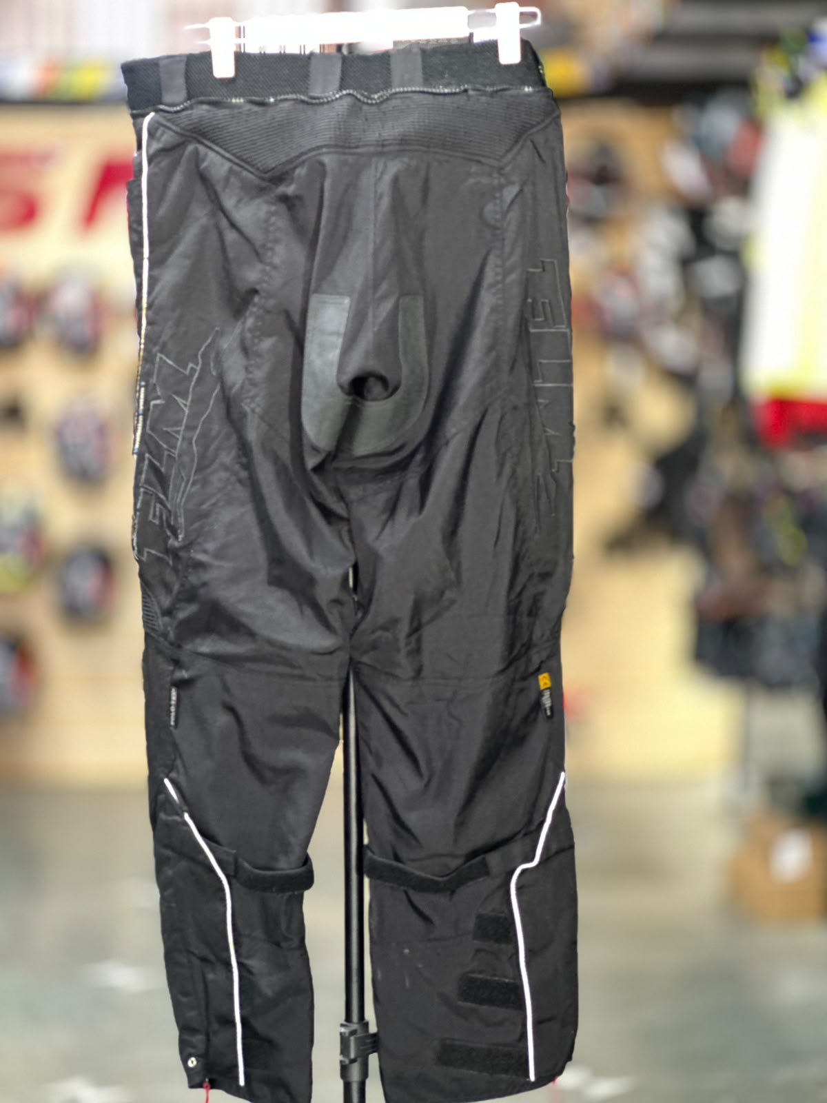 FLM TOURING RIDING PANT WITH LEVEL 2 PROTECTION SIZE 36 WAIST - Image 3