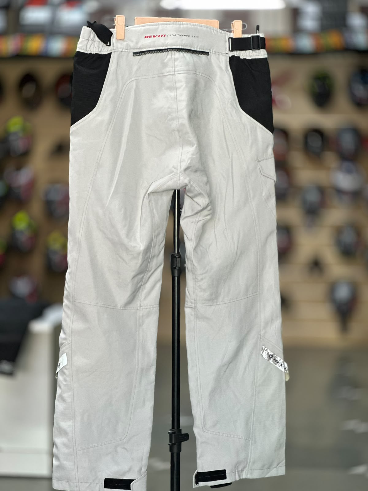 REVIT TOURING RIDING PANT WITH LEVEL 2 PROTECTION SIZE 36 WAIST - Image 6