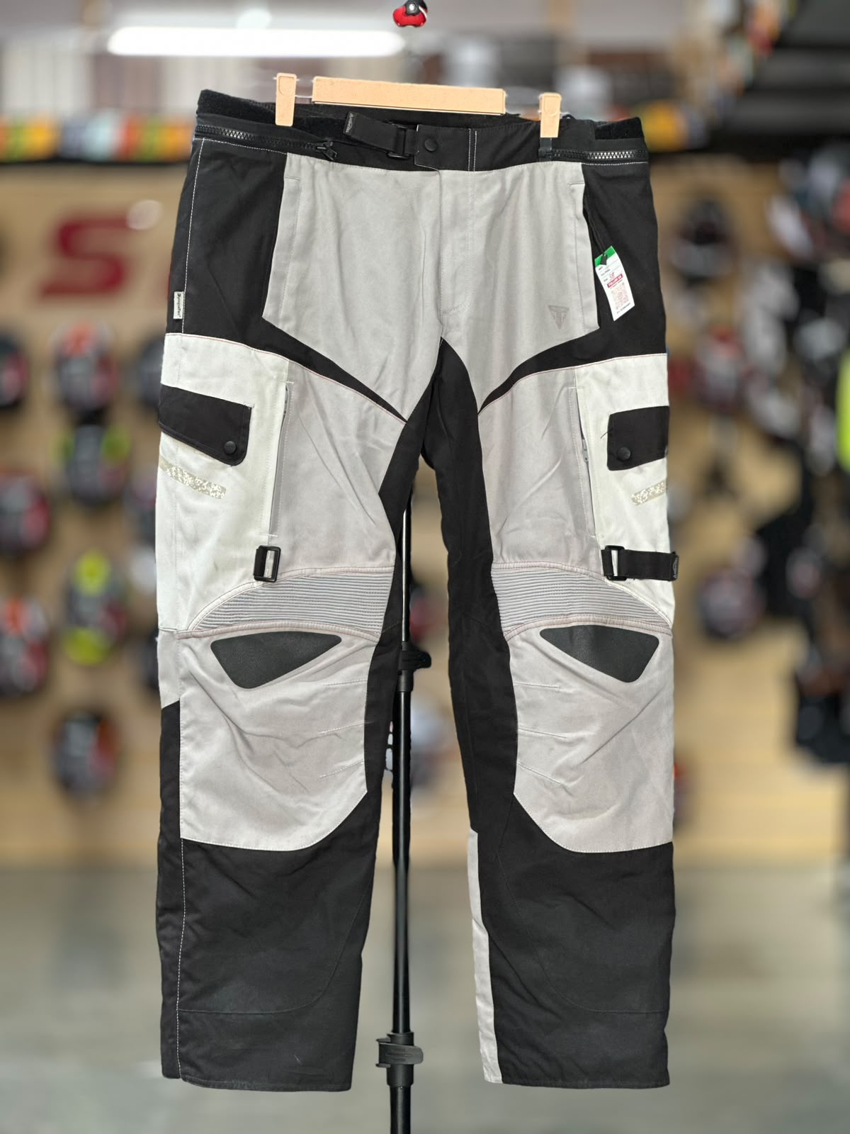 TRIUMPH TOURING RIDING PANT WITH LEVEL 2 PROTECTION SIZE 38 WAIST