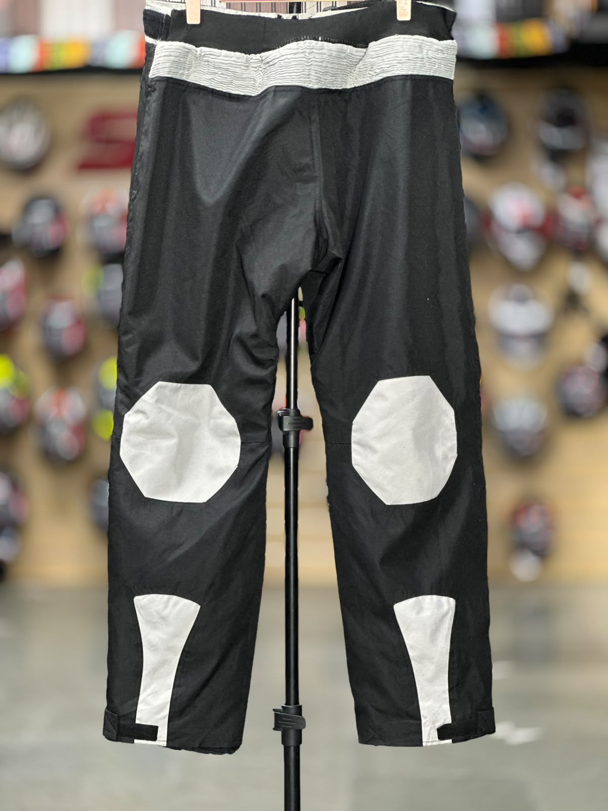 TOURING RIDING PANT WITH LEVEL 2 PROTECTION SIZE 38 WAIST - Image 2