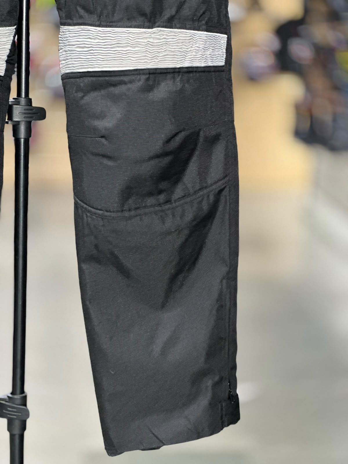 TOURING RIDING PANT WITH LEVEL 2 PROTECTION SIZE 38 WAIST - Image 4