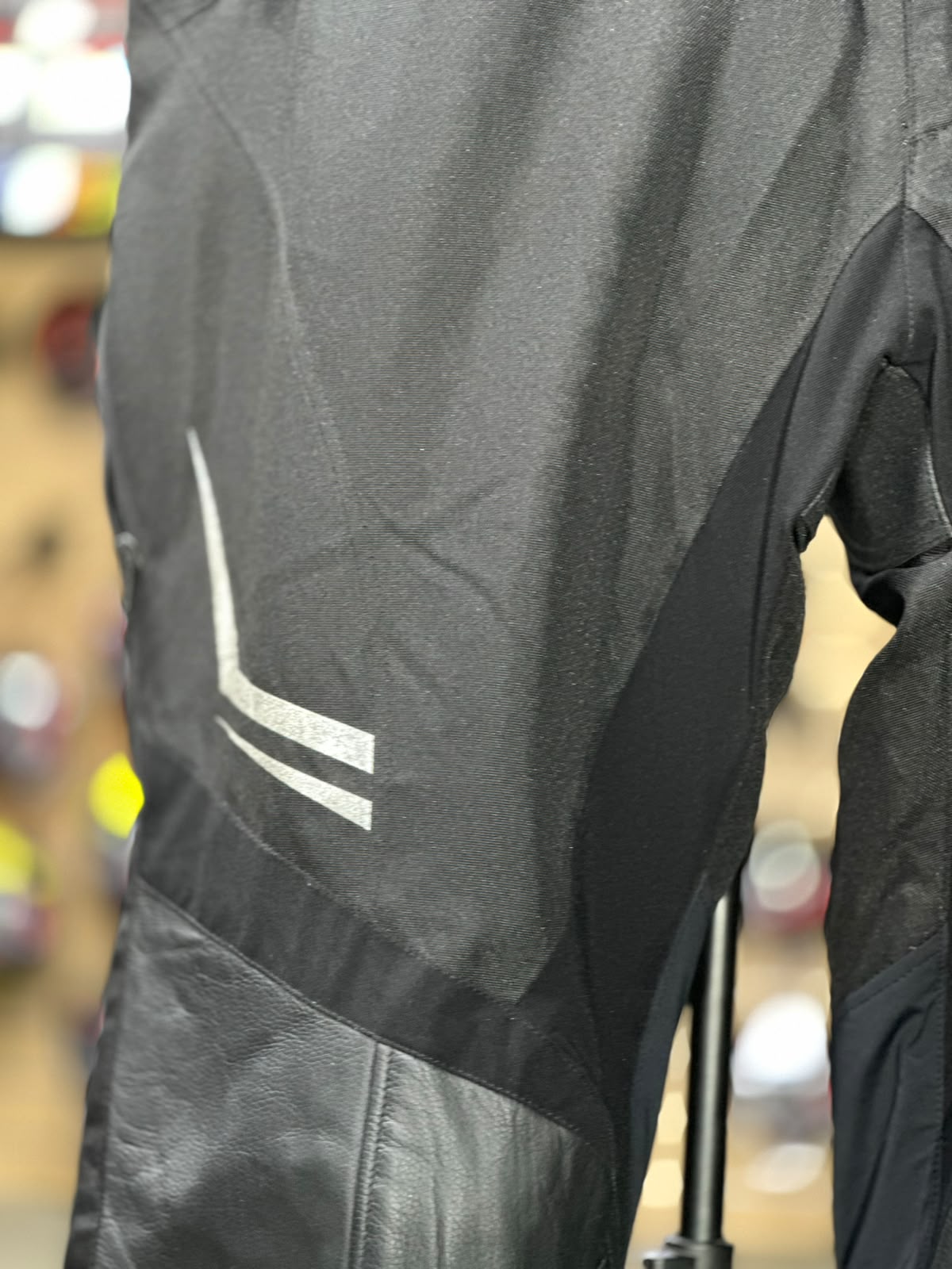 DRI-RIDER TOURING RIDING PANT WITH LEVEL 2 PROTECTION SIZE 38 WAIST - Image 4
