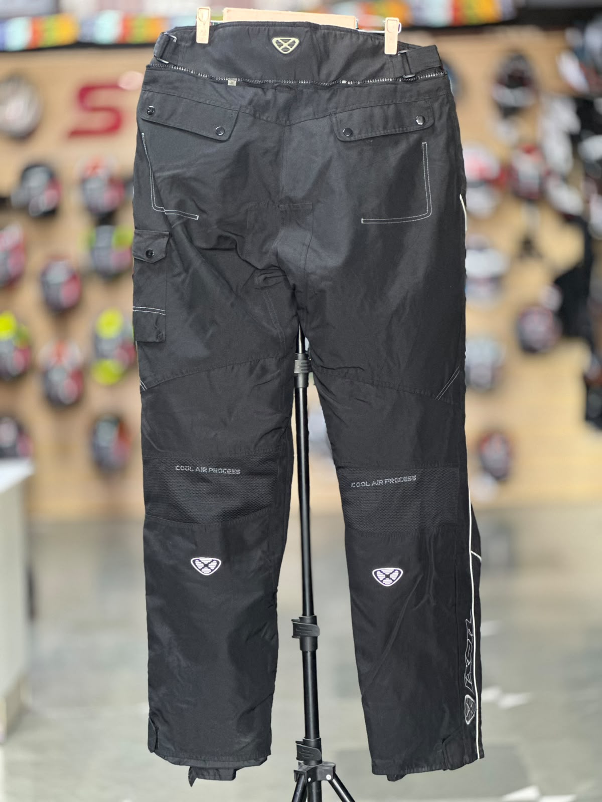 IXON TOURING RIDING PANT WITH LEVEL 2 PROTECTION SIZE 40 WAIST - Image 6