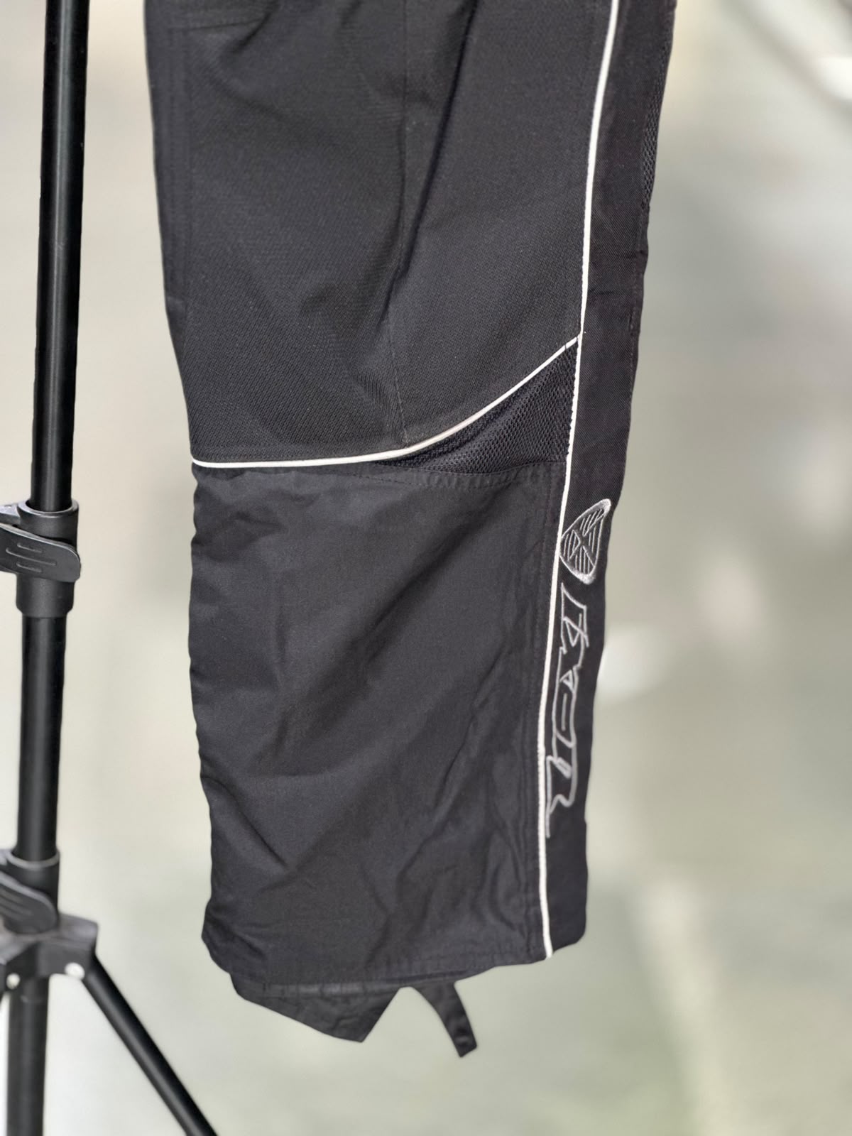 IXON TOURING RIDING PANT WITH LEVEL 2 PROTECTION SIZE 40 WAIST - Image 4