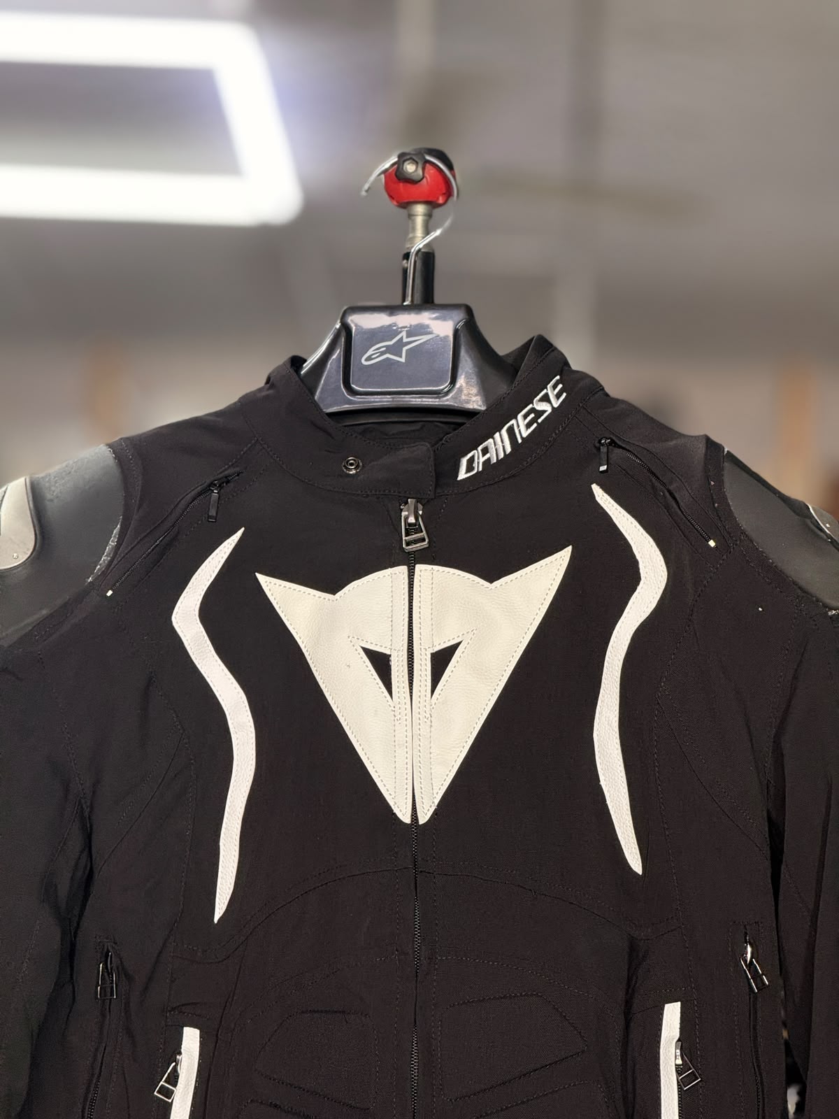 DAINESE RIDING JACKET WITH LEVEL 2 PROTECTION SIZE M ( 40 Chest) - Image 2