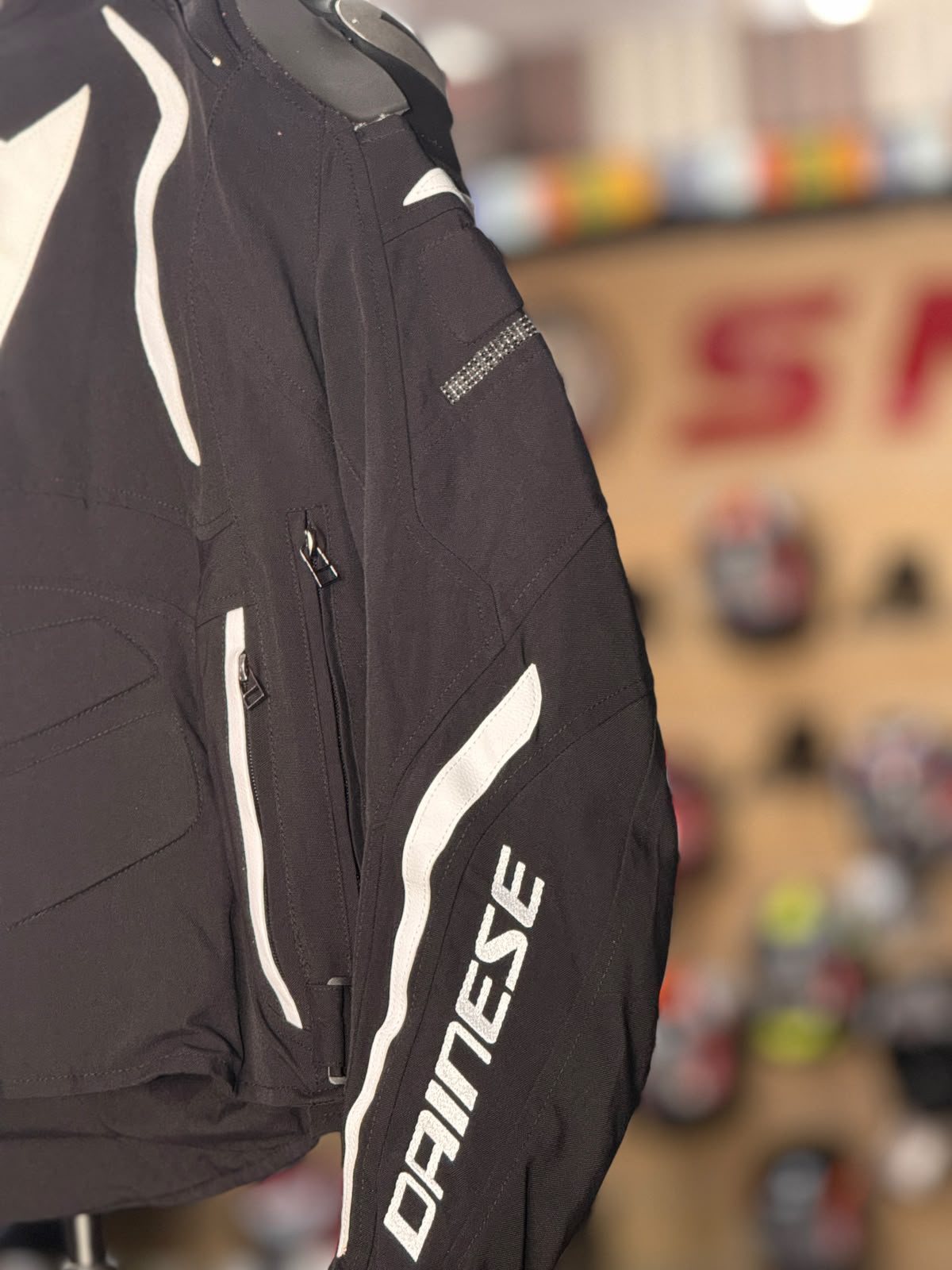 DAINESE RIDING JACKET WITH LEVEL 2 PROTECTION SIZE M ( 40 Chest) - Image 3