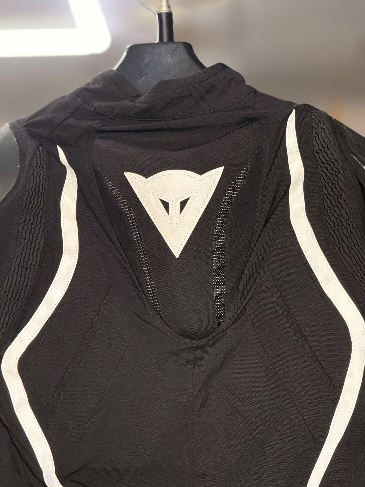 DAINESE RIDING JACKET WITH LEVEL 2 PROTECTION SIZE M ( 40 Chest) - Image 7