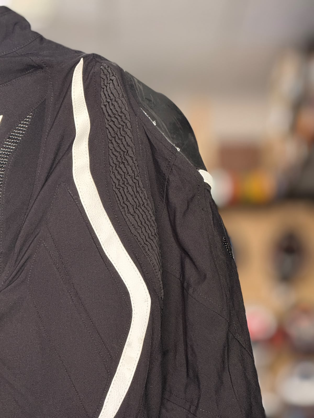 DAINESE RIDING JACKET WITH LEVEL 2 PROTECTION SIZE M ( 40 Chest) - Image 9