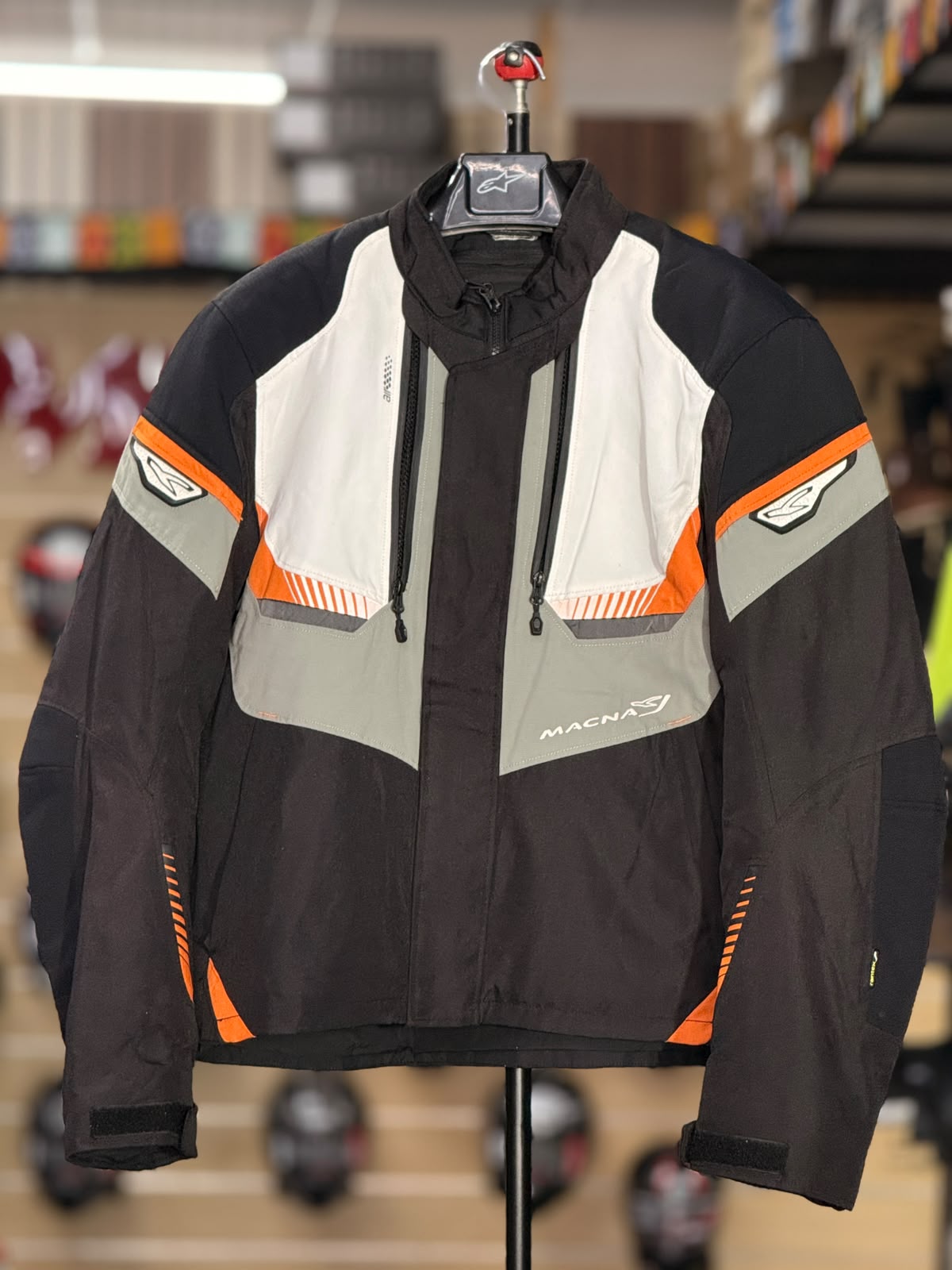 MACNA TOURING RIDING JACKET WITH LEVEL 2 PROTECTION SIZE 2XL (46 Chest)