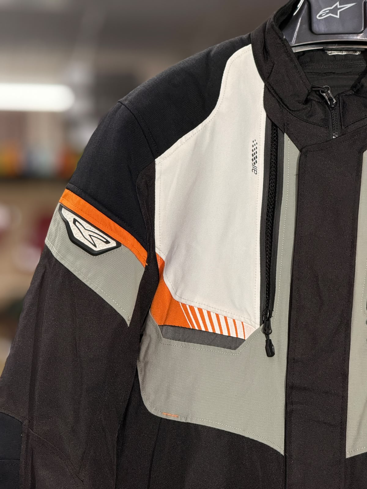 MACNA TOURING RIDING JACKET WITH LEVEL 2 PROTECTION SIZE 2XL (46 Chest) - Image 3